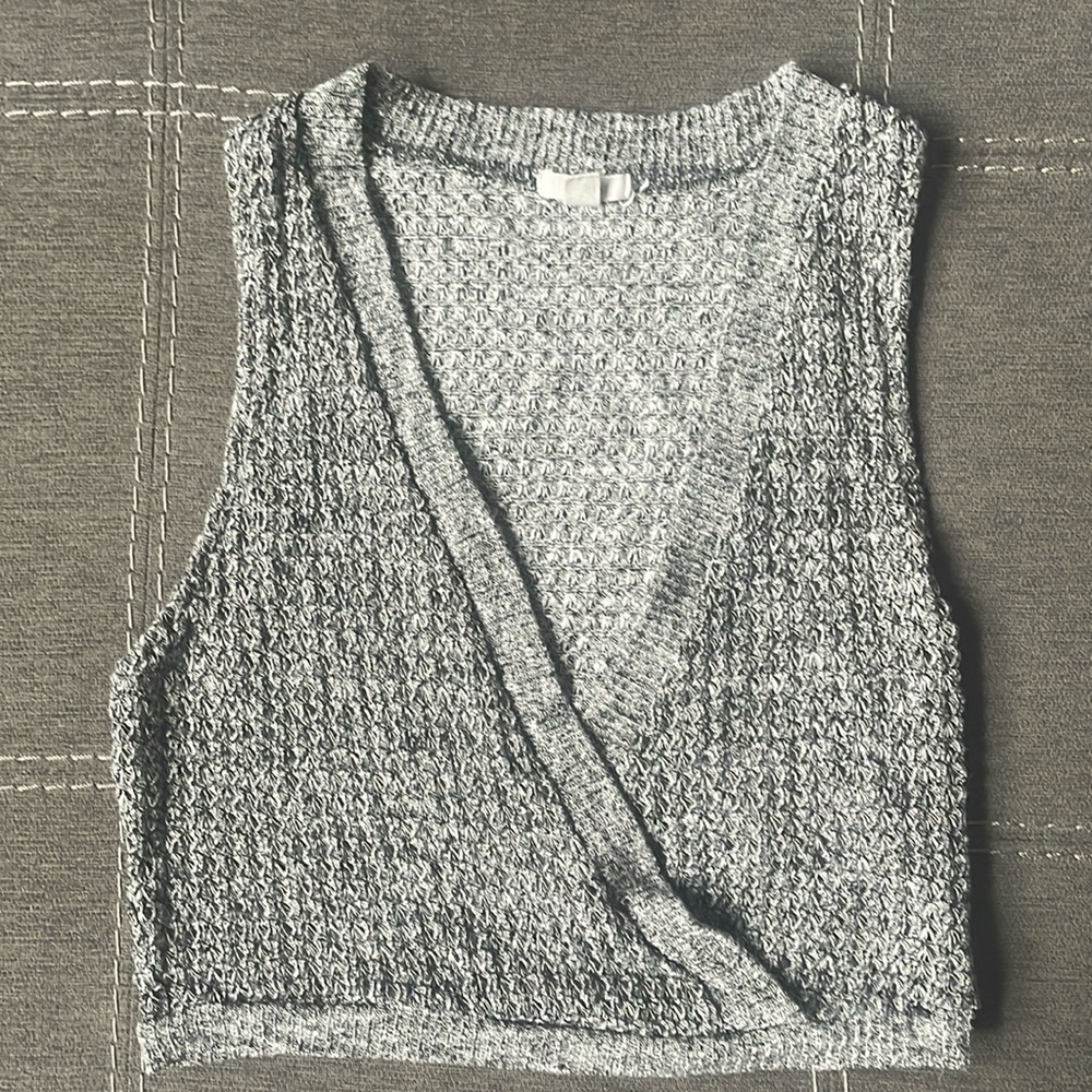 Sweater vest